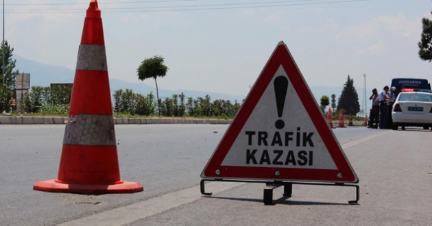 Mersin'de minibüs devrildi: 2 ölü, 5 yaralı
